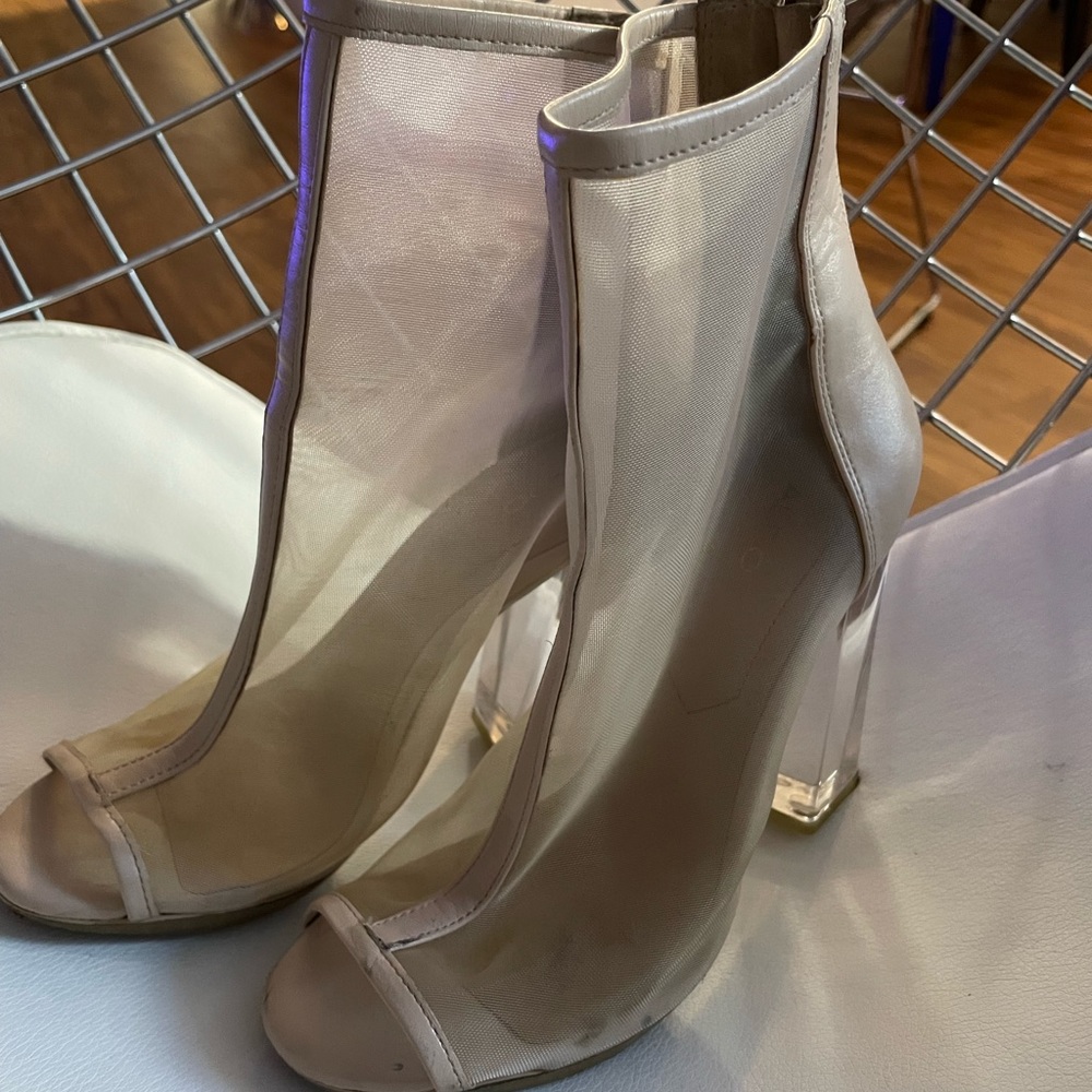 Authentic shoes - Picture 9 of 16